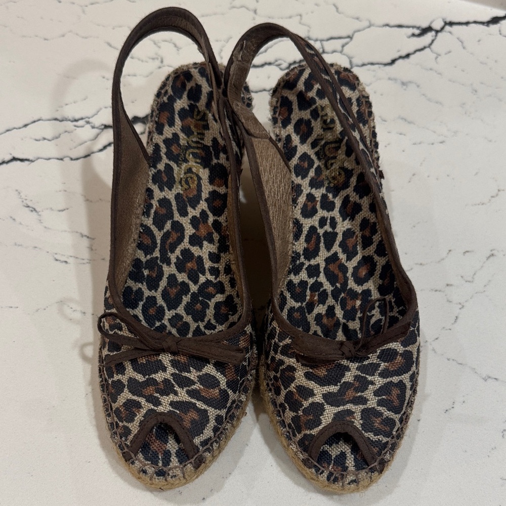Chic Leopard Print Espadrille Wedges